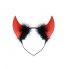 Čertí rohy s peřím