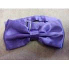 Saténový party motýlek fialový tmavší