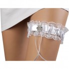 Svatební podvazek krajkový se štrasovým květem bílý