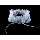 Svatební podvazek krajkový se štrasovým květem světle modrý